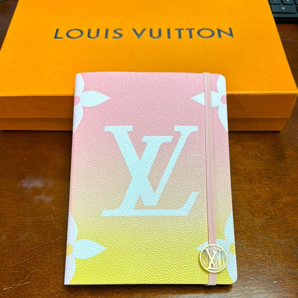 Louis Vuitton Limited Edition Monogram Giant By The Pool Clemente Notebook new
